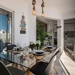Salgados 2-bedroom - 900m From The - Wifi * Гия