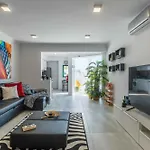 Salgados 2-bedroom - 900m From The - Wifi Гия