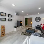 Salgados 2-bedroom - 900m From The - Wifi Apartament