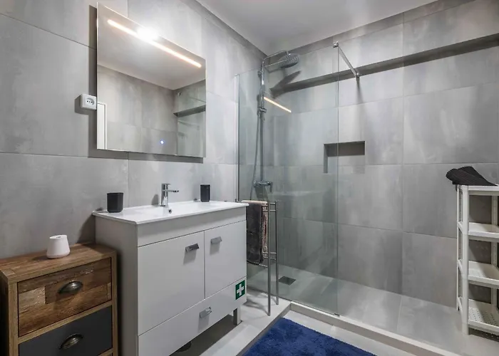 Salgados 2-bedroom - 900m From The - Wifi * Guia