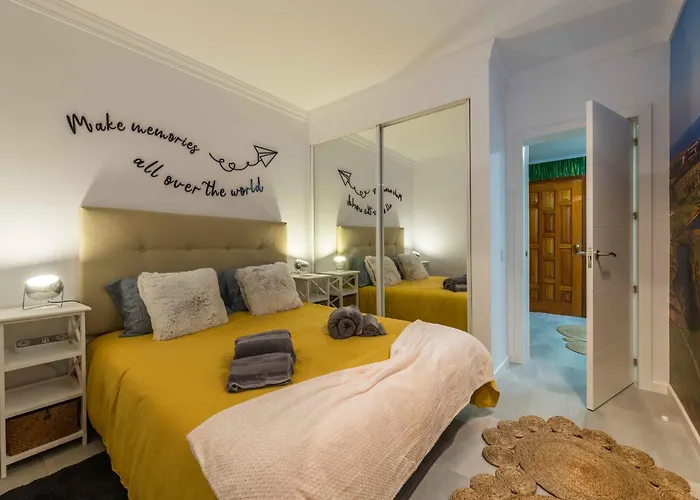 Salgados 2-bedroom - 900m From The - Wifi