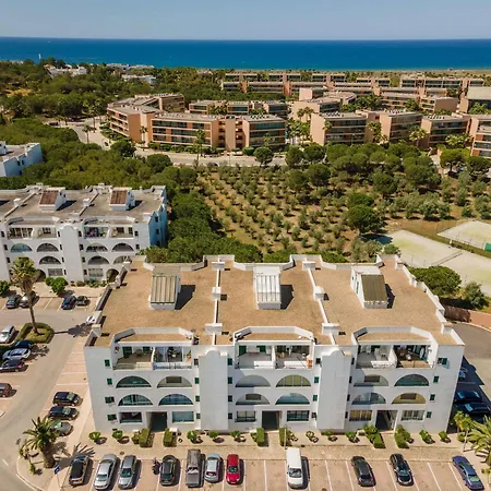 Salgados 2-bedroom - 900m From The - Wifi