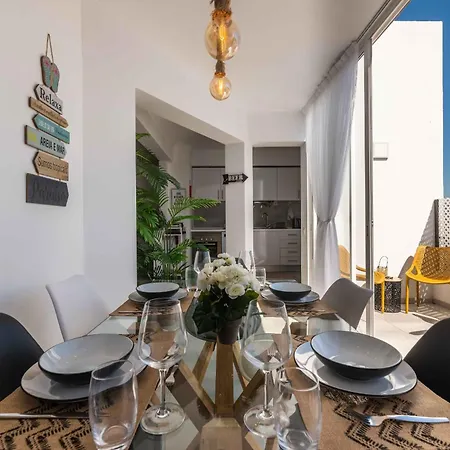 Salgados 2-bedroom - 900m From The - Wifi 公寓