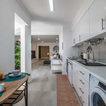 公寓 Salgados 2-bedroom - 900m From The - Wifi