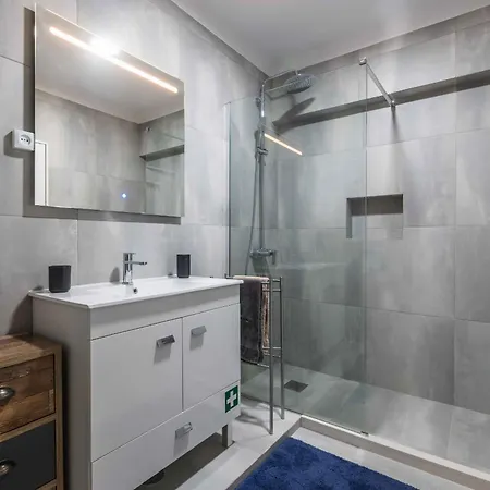 Salgados 2-bedroom - 900m From The - Wifi * 吉亚